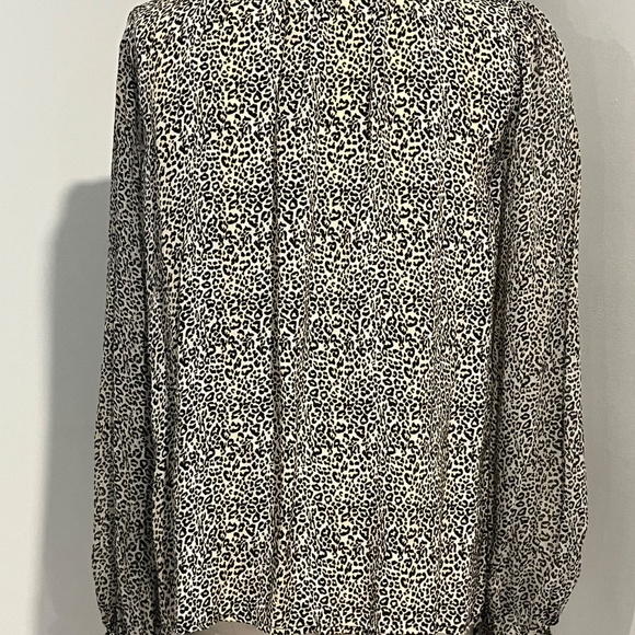 Animal Print Pull Over Blouse by Velvet by Graham & Spencer - Medium - Picture 5 of 8